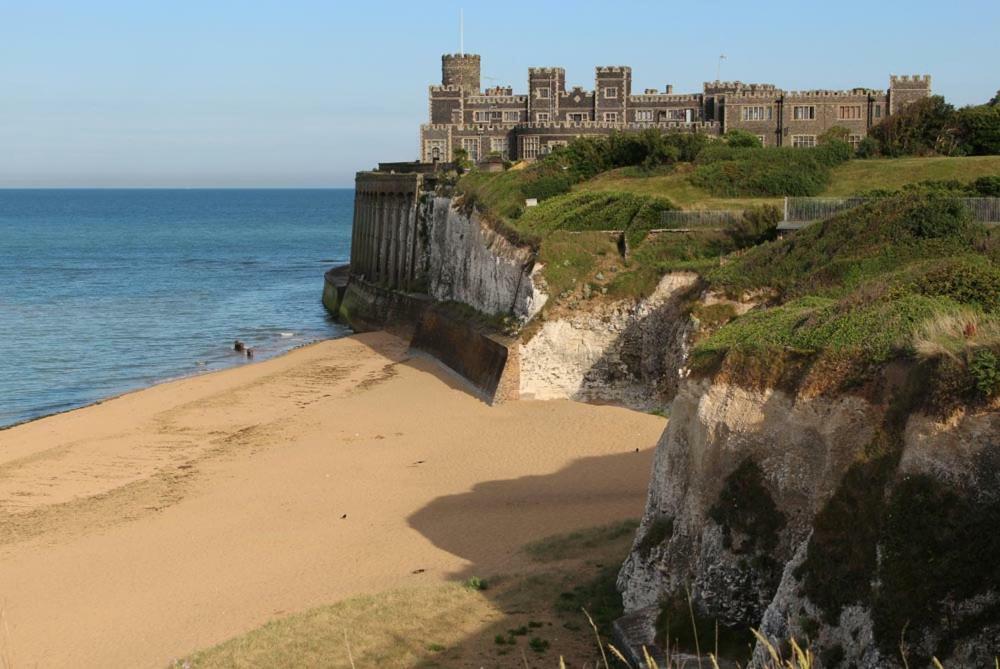 Picturesque Seaside Cottage Next To Viking Bay - Broadstairs Exterior photo